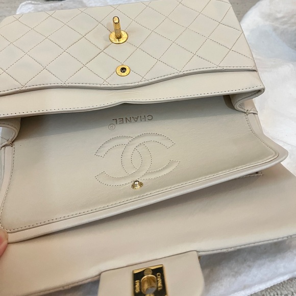 CHANEL Vintage Classic Flap - Picture 5 of 10